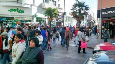 Analizan implementar el horario corrido en los comercios: el 90% de los salteños lo aprueba