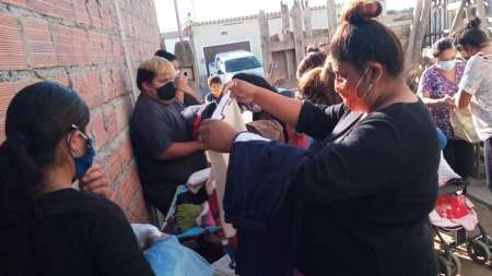 Chicos de Salta recolectan ropa para ayudar a los que menos tienen en esta cuarentena