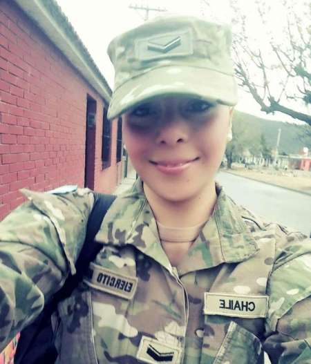 Es soldado del Ejército, modelo y tiene grandes chances de ser la próxima Miss Belleza Mundial