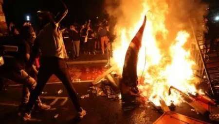 Noche de furia en Estados Unidos: disturbios y fuego frente a la Casa Blanca