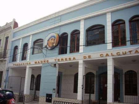 Reclaman que el Colegio Madre Teresa de Calcula pagó el 50% de los sueldos a sus docentes