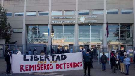 El abogado de los remiseros detenidos presentó un hábeas corpus