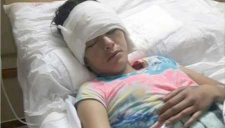 VIDEO La salvaje golpiza que recibió con palos una mujer tras el robo de su moto