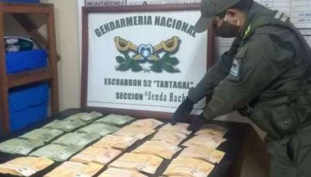 Otro camión, con millones de pesos ilegales