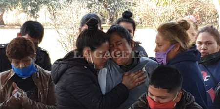 Video: con dolor y pedido de justicia despiden los restos del niño asesinado en 26 de Marzo