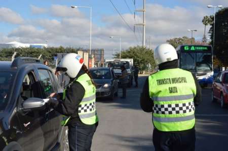 La Municipalidad dio marcha atrás en su decisión y Tránsito volverá a labrar multas