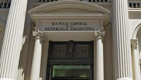 El Banco Central aclaró las autorizaciones para la compra de dólares sin el 30%