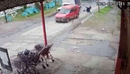 VIDEO Dos ladrones que huían de la Policía atropellaron a un hombre luego de robar