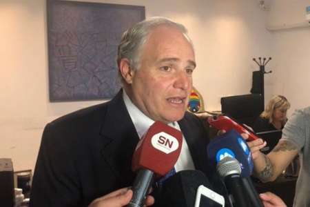 Alumnos de 5º año tendrían un regreso reducido a clases presenciales a fines de agosto