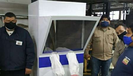 Cápsula para hisopar en el hospital de Orán