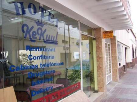 Repatriado reclama la demora de los estudios de covid19. LLegó la policía.