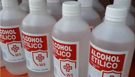 La ANMAT prohibió un alcohol etílico y un limpiador líquido desinfectante