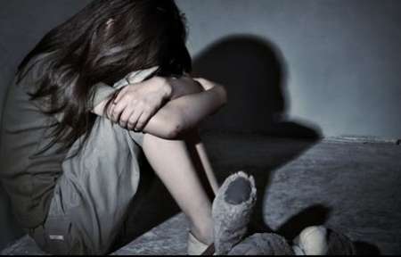 Fue abusada por su padrastro durante años y su madre no lo denunció, ambos irán a juicio