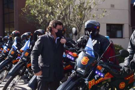 Sáenz entregó 32 móviles a la Policía: “Seguridad y Salud son políticas de Estado de mi gestión”