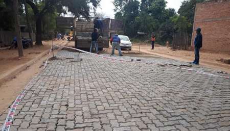 Gran iniciativa en las Lajitas: elaborarán adoquines y bloques con desechos plásticos