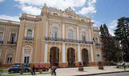 Legisladores deberán aprobar la asistencia económica por $ 2.100 millones