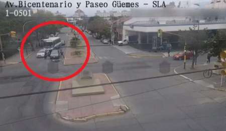 El video que muestra la verdad de los hechos: la violencia de los ciclistas y la intervención policial