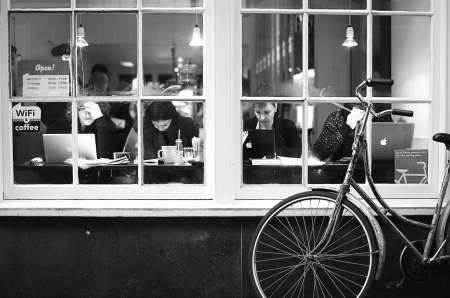 Los bancos podrán tener cafés y dar wifi en sus sucursales