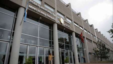 Un ordenanza irá a juicio por darle un chirlo en la nalga a una estudiante