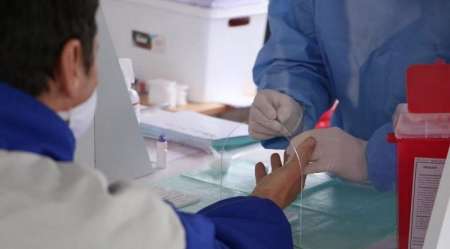 Qué diferencias hay entre la transmisión por conglomerado y la circulación comunitaria