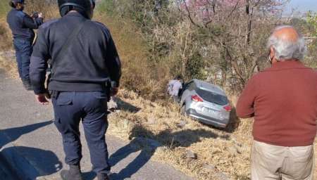 Portezuelo: una camioneta desbarrancó en la entrada a Salta