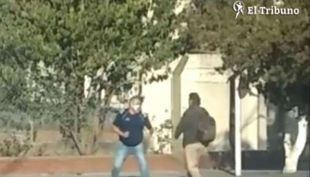 VIDEO Escándalo en Campo Quijano: Un periodista y el secretario de prensa a las piñas