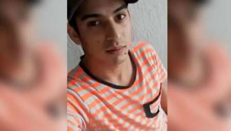 VIDEO Roban un auto, atrpollean a un motociclista, lo matan y huyen del lugar