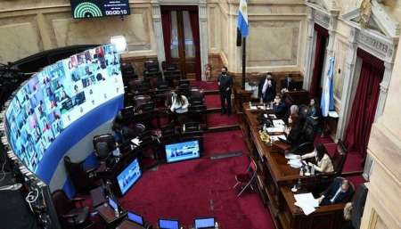 El Senado aprobó el DNU que declara servicios públicos a la telefonía, internet y la televisión paga