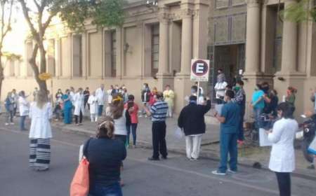Gremios de la salud aseguran que el anuncio de Sáenz "reconoce" el trabajo realizado en la pandemia