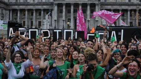 Carrió pide posponer el debate sobre el aborto por estar en Cuaresma