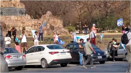 Detenido por coacción agravada y violación de las medidas sanitarias el agresor de un fotoperiodista