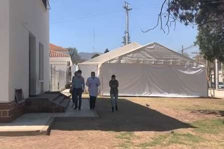 Abrieron una carpa para pacientes COVID-19 en el hospital San Bernardo
