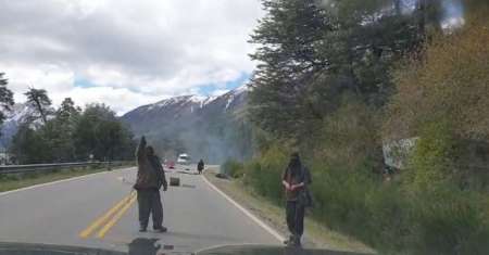 Armados con hondas, los mapuches amenazaron a los conductores en El Foyel: “Andá para allá antes de que pase algo”