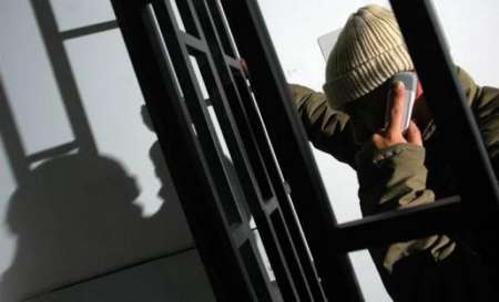 Presos salteños se sacan fotos en las celdas y las suben a Facebook: ¿y los controles?