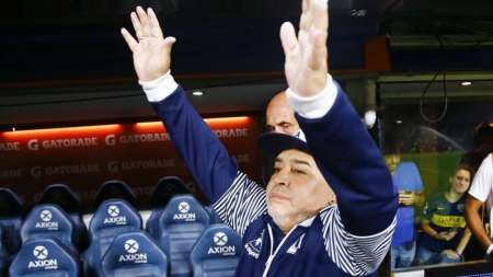Los 60 de Maradona: más de 150 personalidades lo saludaron en un video