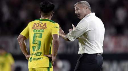 Colón goleó a Defensa y Justicia en Florencio Varela