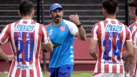 Unión de Santa Fe y Arsenal empataron sin goles en su debut