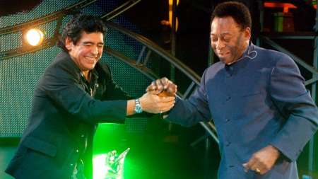 “Patearemos una pelota juntos en el cielo”: el mensaje de Pelé por la muerte de Diego Armando Maradona