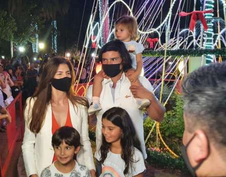 Bettina Romero encabezó el tradicional encendido del árbol de Navidad