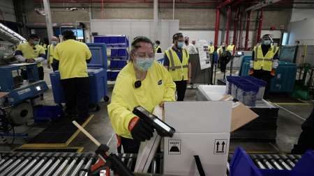 EEUU inició la distribución de la vacuna de Pfizer y la aplicará desde este lunes