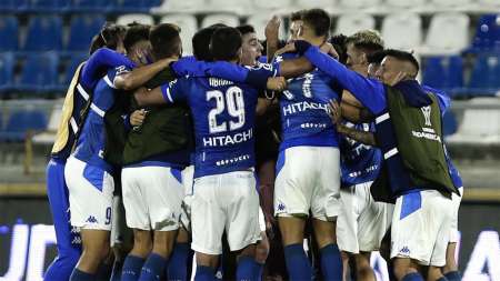 Vélez se clasificó a semifinales en el descuento y jugará con Lanús o Independiente