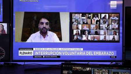 Aborto: el Senado busca emitir dictamen para que se discuta en el recinto el martes 29