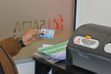 Se puede conducir por Argentina con la licencia vencida en 2020