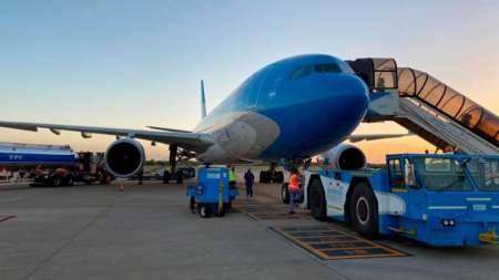 Llegó a Rusia el avión de Aerolíneas Argentinas que traerá la segunda tanda de vacunas Sputnik V