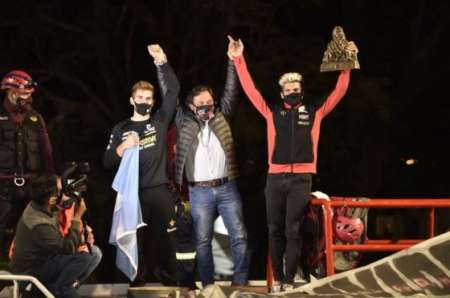 Llegó a Salta Kevin Benavides, campeón del Rally Dakar 2021