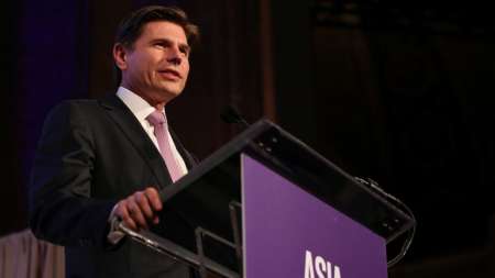 Quién es el banquero argentino que fue designado para liderar una de las bolsas más grandes del mundo