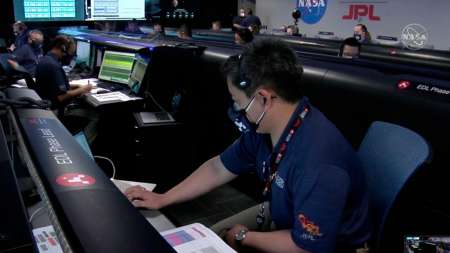 El rover de la NASA que aterrizó el Marte comenzó a buscar restos de vida