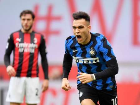 Con dos goles de Lautaro Martínez, el Inter goleó al Milan de Zlatan Ibrahimovic y es el único puntero