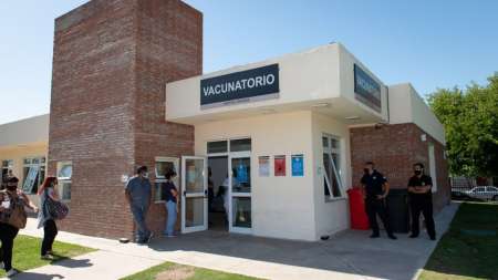 El Gobierno difundió el listado de los vacunados VIP del Hospital Posadas