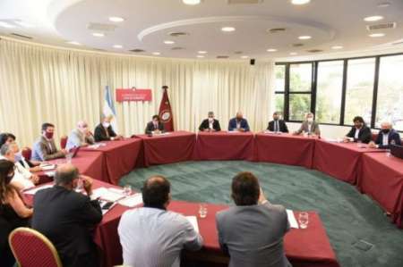 Sáenz instruyó al Gabinete priorizar el sistema sanitario ante la pandemia